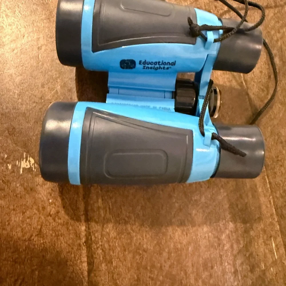 AMAZING GENTLY USED EDUCATIONAL INSIGHTS KID/ BINNOCULARS